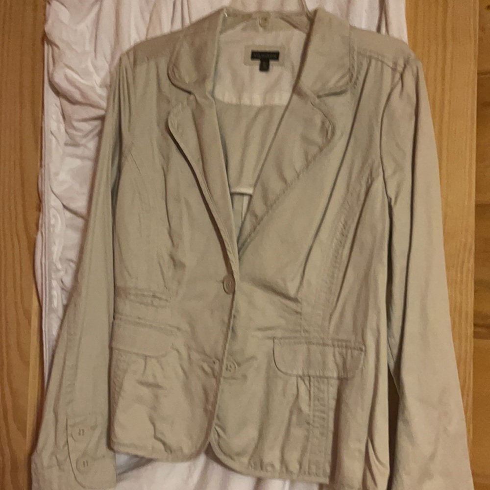 Beige short jacket